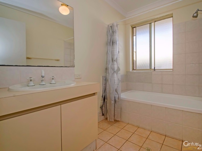 16 Pembroke, College Grove WA 6230