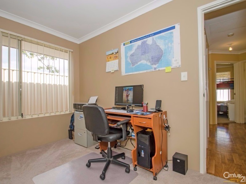 16 Pembroke, College Grove WA 6230