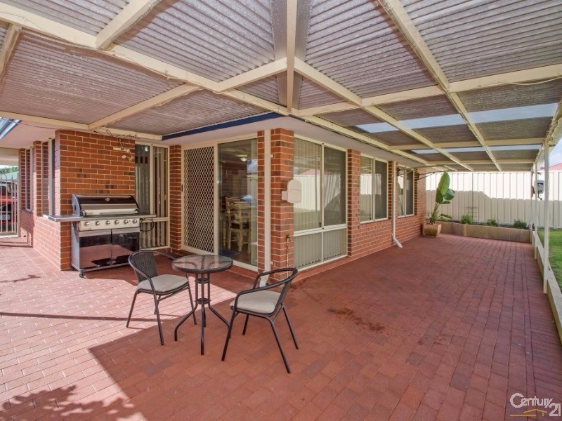 16 Pembroke, College Grove WA 6230