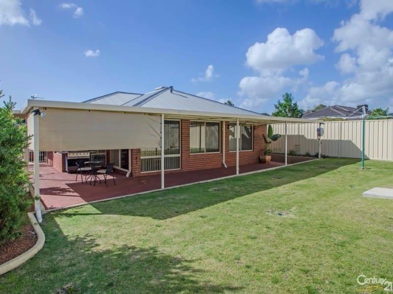 16 Pembroke, College Grove WA 6230