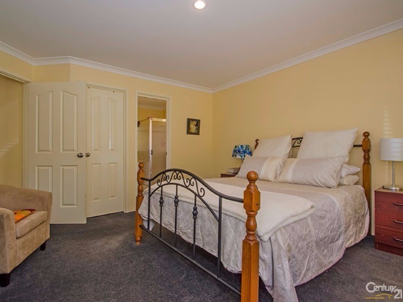 33 Lawson Road, Dalyellup WA 6230