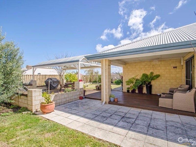 33 Lawson Road, Dalyellup WA 6230
