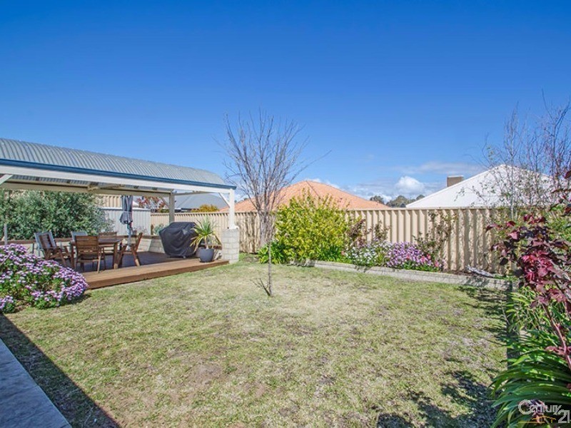 33 Lawson Road, Dalyellup WA 6230