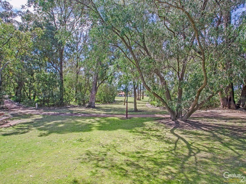 33 Lawson Road, Dalyellup WA 6230
