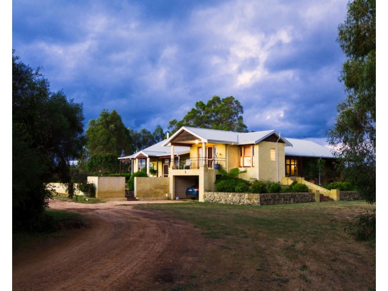 659 Downs Road, Tutunup WA 6280