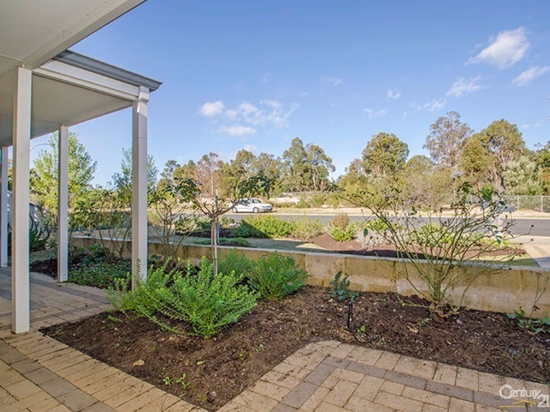 52 Somerville Drive, College Grove WA 6230