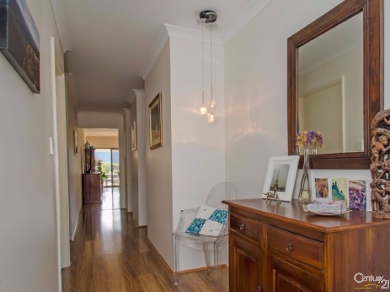 52 Somerville Drive, College Grove WA 6230