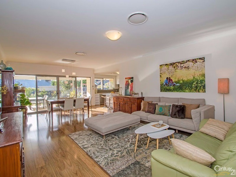 52 Somerville Drive, College Grove WA 6230