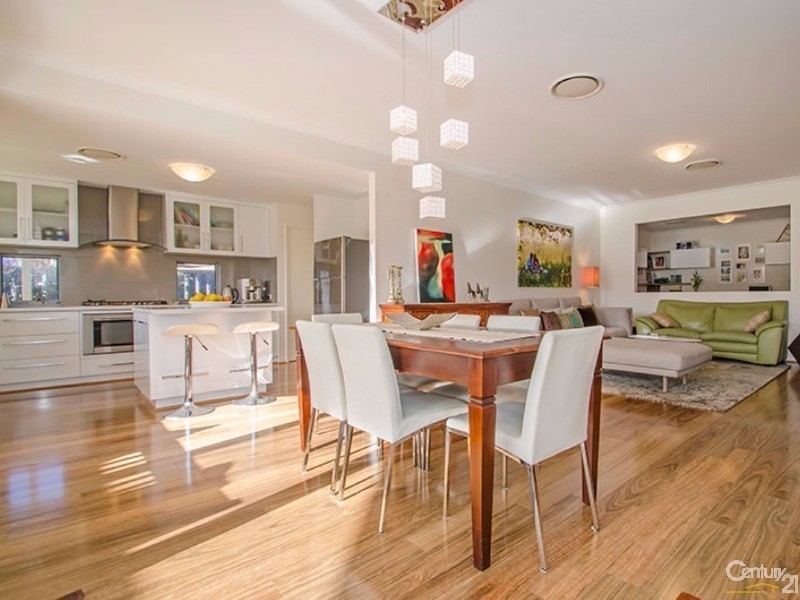 52 Somerville Drive, College Grove WA 6230