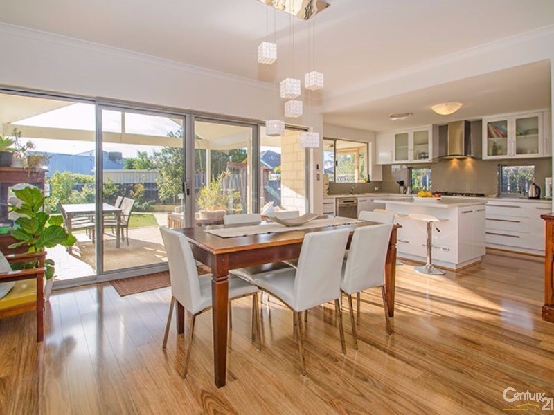 52 Somerville Drive, College Grove WA 6230