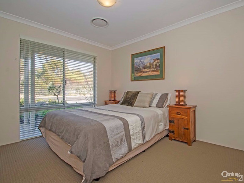 52 Somerville Drive, College Grove WA 6230