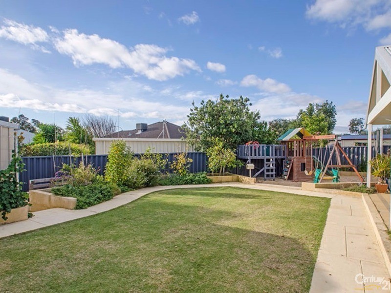 52 Somerville Drive, College Grove WA 6230