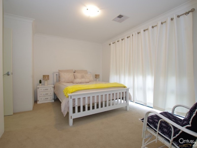 73 Wentworth Drive, Dalyellup WA 6230