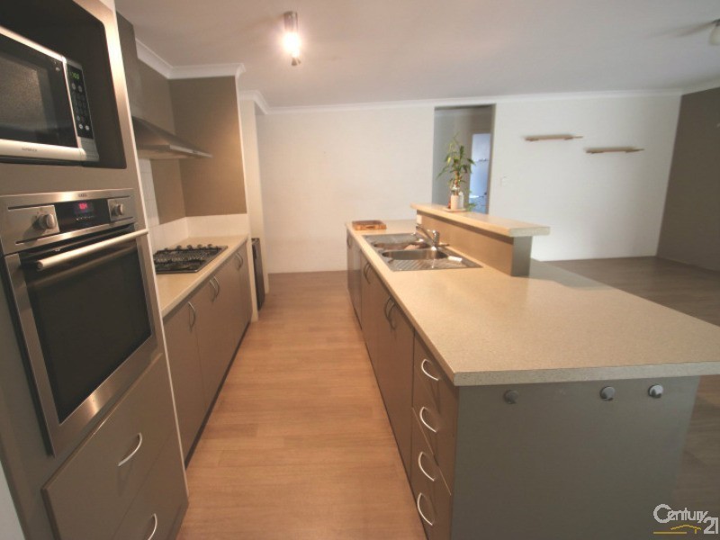 26 Claymore Loop, Dalyellup WA 6230