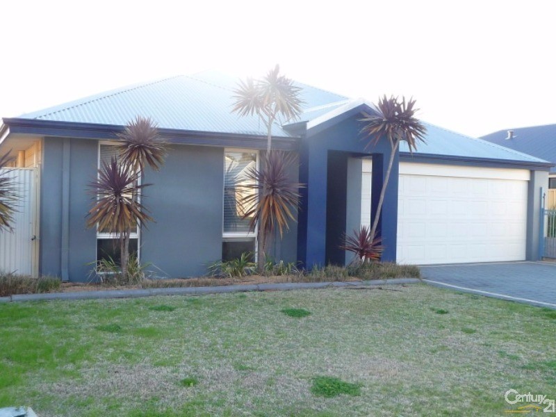 45 Swan Avenue, Millbridge WA 6232