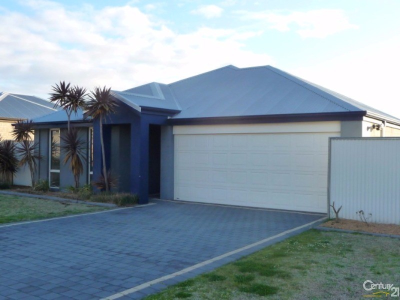 45 Swan Avenue, Millbridge WA 6232