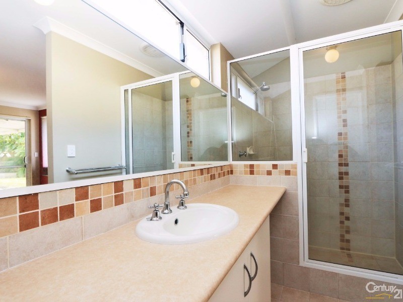 45 Swan Avenue, Millbridge WA 6232