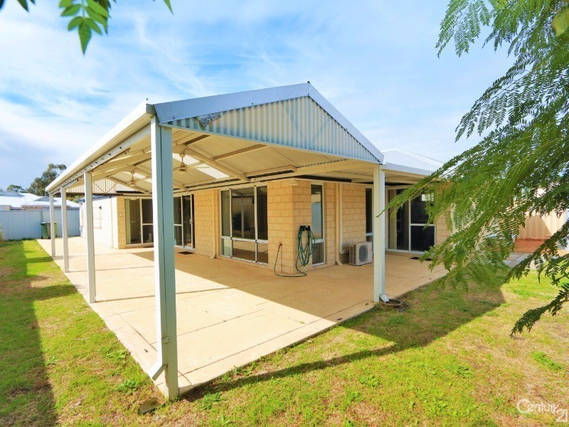 45 Swan Avenue, Millbridge WA 6232