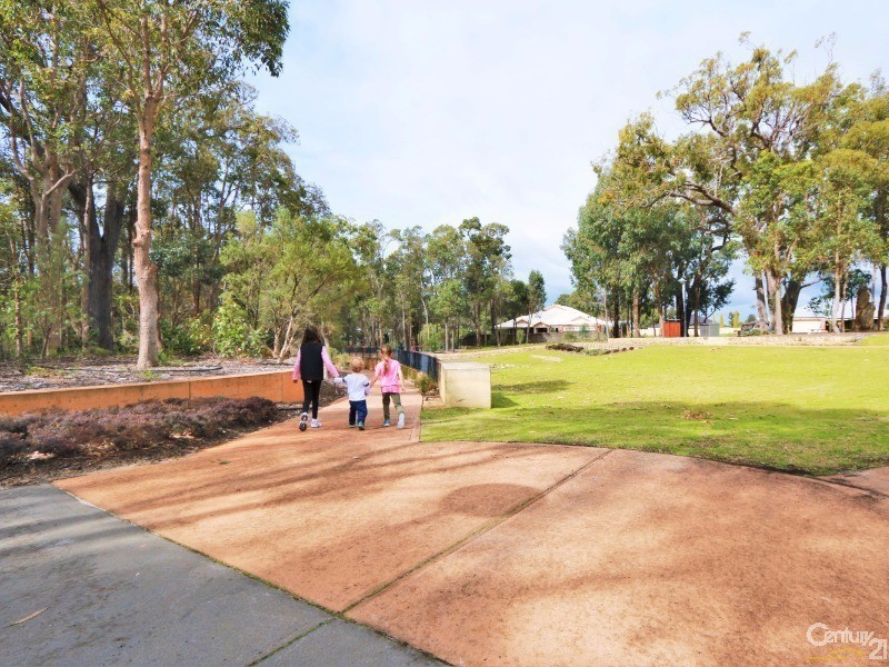 45 Swan Avenue, Millbridge WA 6232