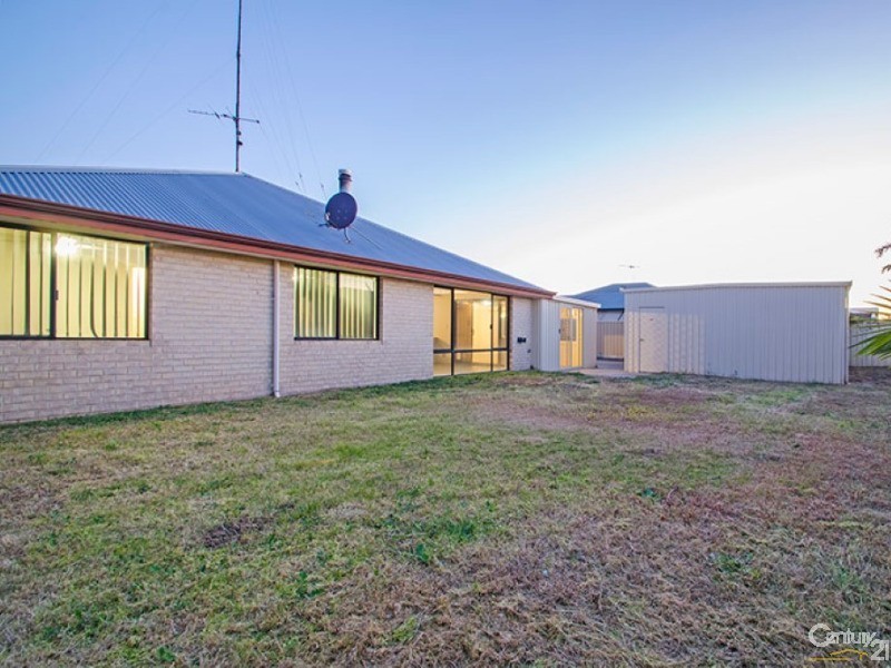 15 Cleveland Bay Avenue, Eaton WA 6232