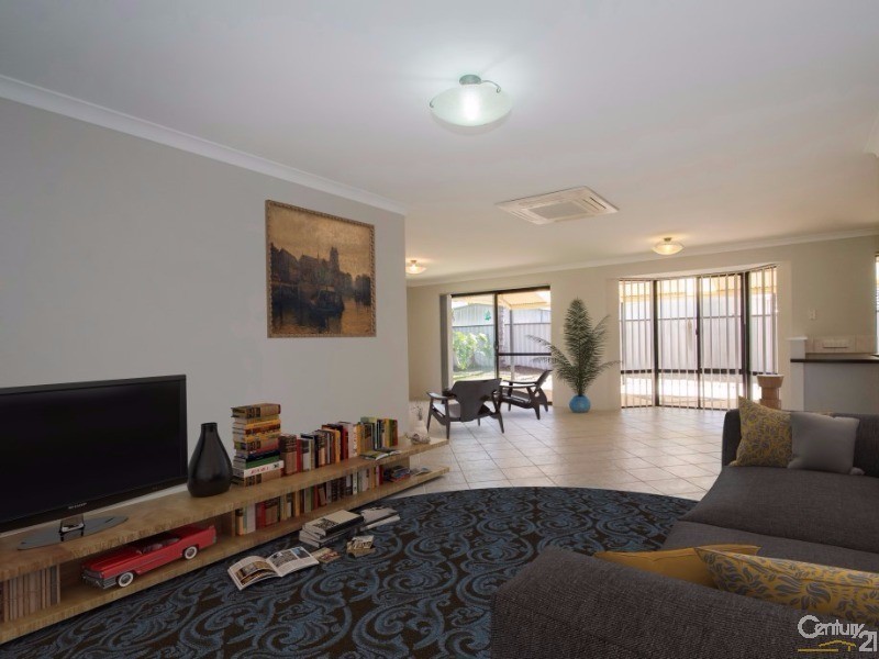 20 Northwood Gardens, Usher WA 6230