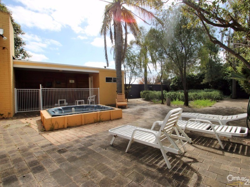 13 McAndrew Street, Brunswick WA 6224