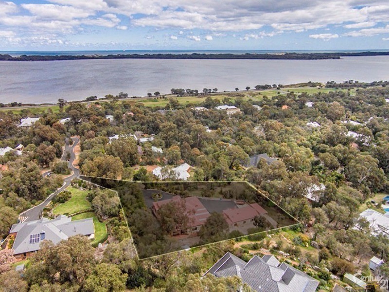 16 Grosmont Glade, Leschenault WA 6233