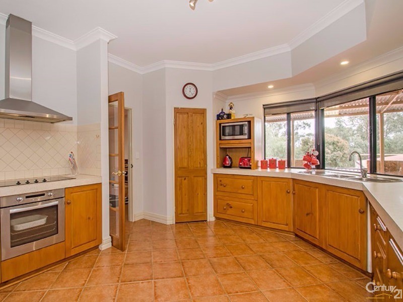 16 Grosmont Glade, Leschenault WA 6233