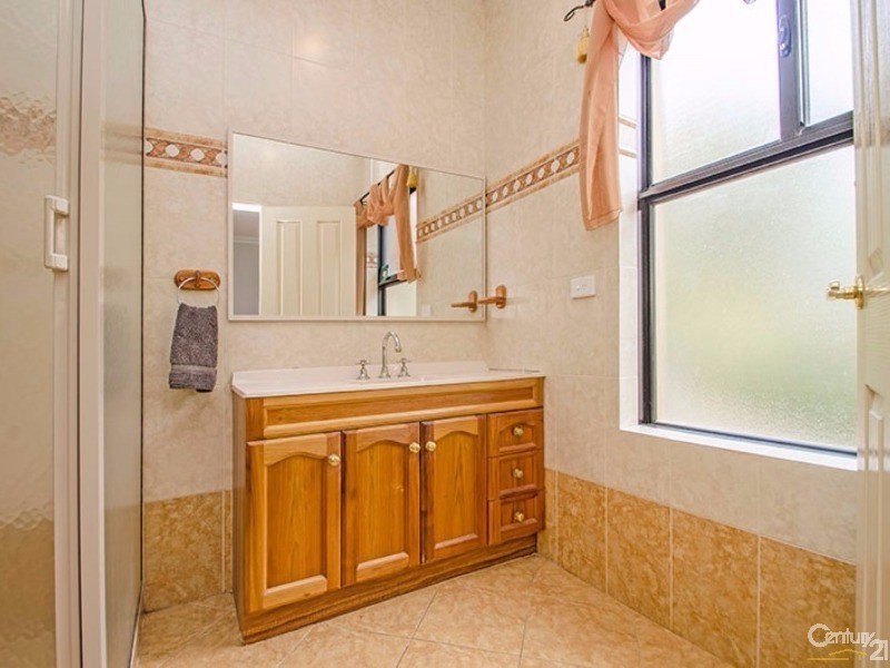 16 Grosmont Glade, Leschenault WA 6233