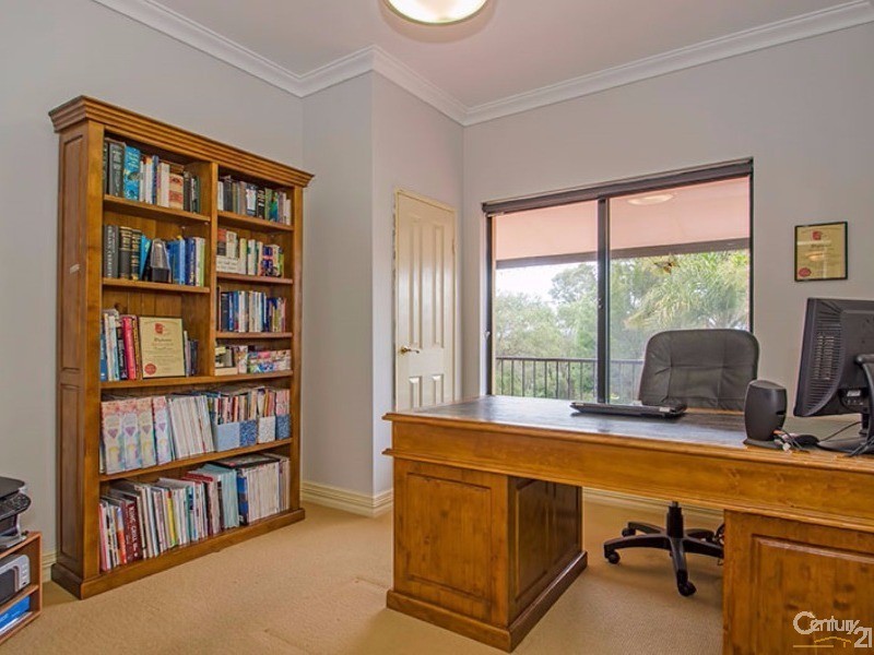 16 Grosmont Glade, Leschenault WA 6233