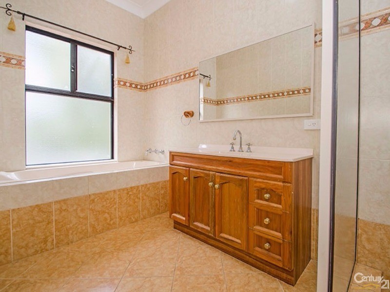 16 Grosmont Glade, Leschenault WA 6233