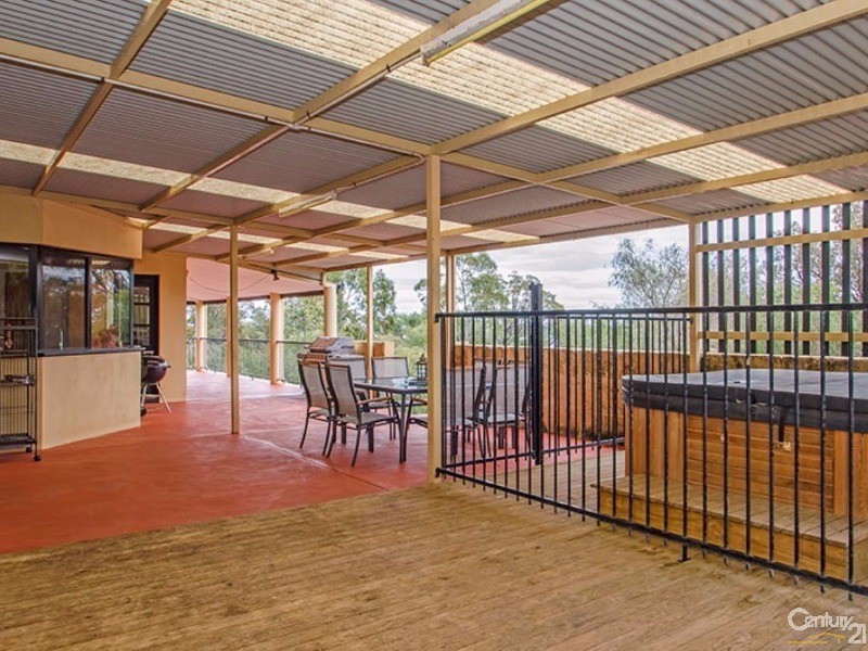 16 Grosmont Glade, Leschenault WA 6233