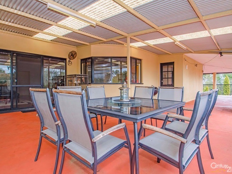 16 Grosmont Glade, Leschenault WA 6233