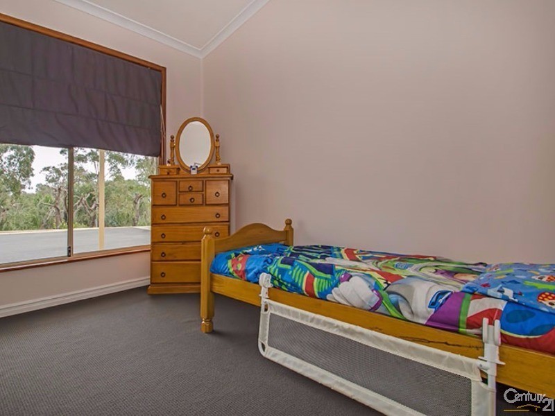 16 Grosmont Glade, Leschenault WA 6233