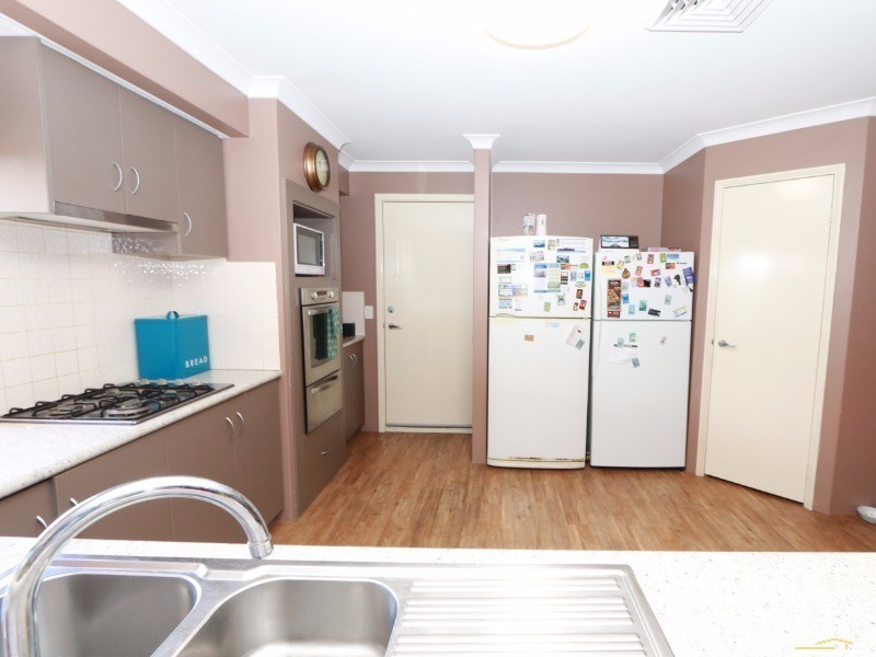 1 Priory Road, Australind WA 6233