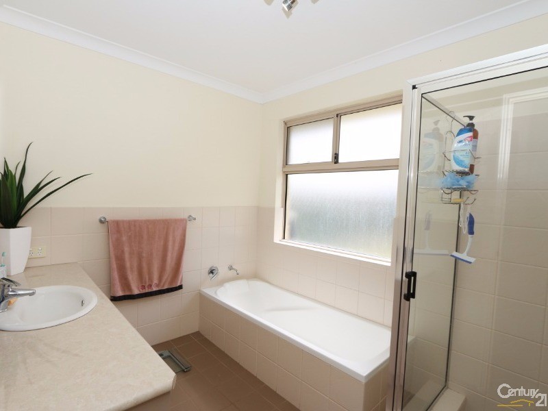 1 Priory Road, Australind WA 6233