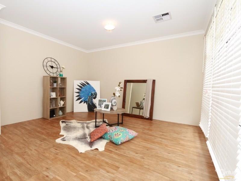 11 Reuben Way, Millbridge WA 6232