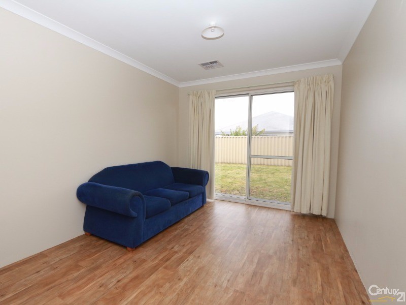 11 Reuben Way, Millbridge WA 6232