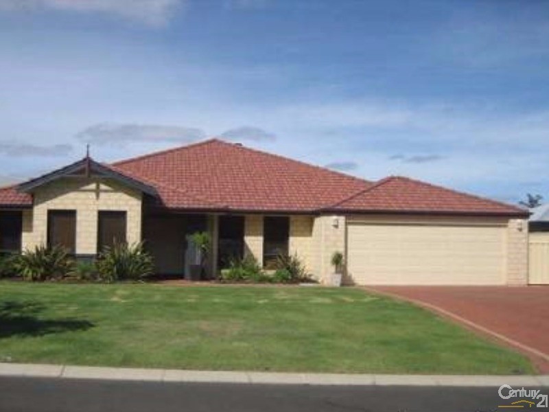 67 McMillan Drive, Dalyellup WA 6230