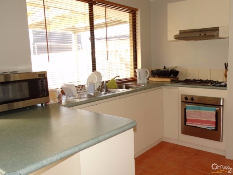 60 Somerville Drive, College Grove WA 6230