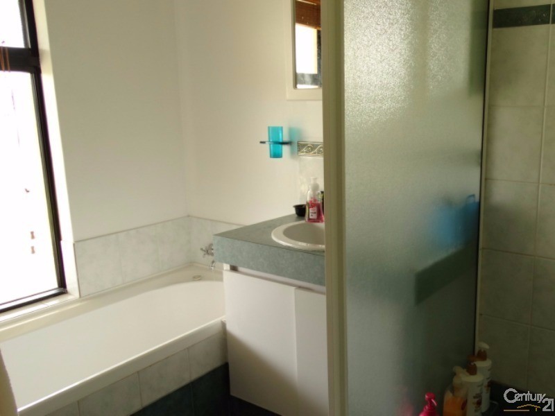 60 Somerville Drive, College Grove WA 6230