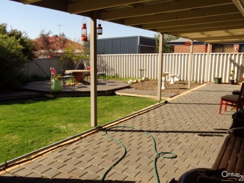 60 Somerville Drive, College Grove WA 6230