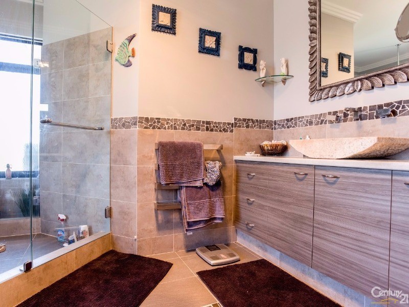 9 Portofino Crescent, Pelican Point WA 6230