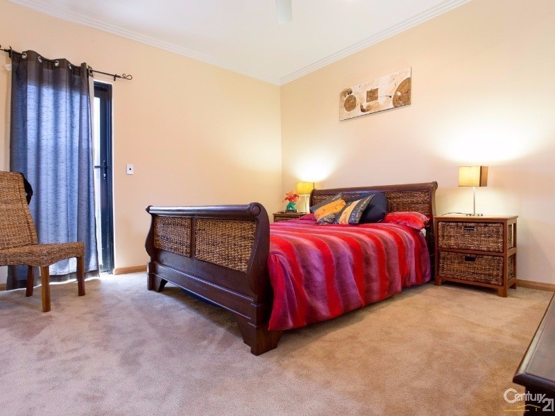 9 Portofino Crescent, Pelican Point WA 6230