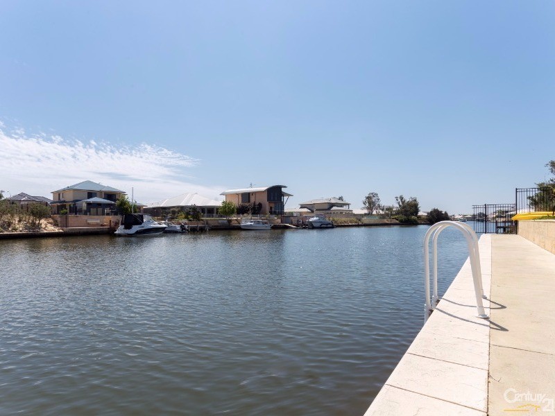 9 Portofino Crescent, Pelican Point WA 6230