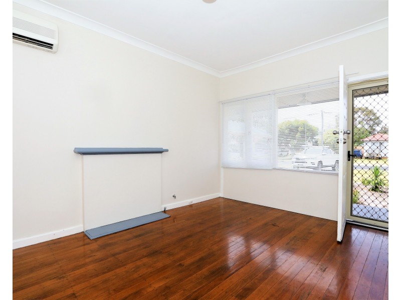 6 Boyalla Street, Carey Park WA 6230