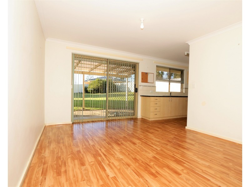 14 Whatman Way, Withers WA 6230