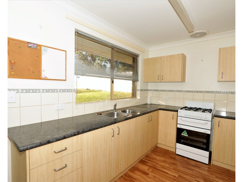 14 Whatman Way, Withers WA 6230
