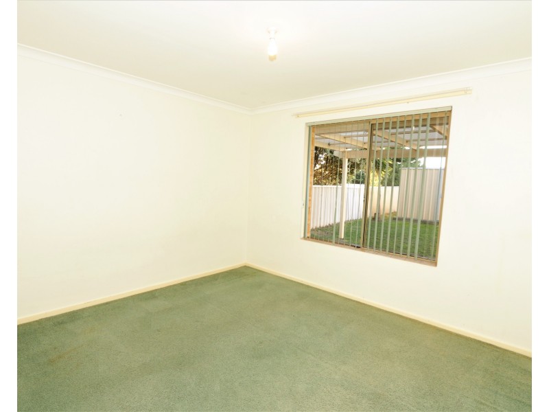 14 Whatman Way, Withers WA 6230
