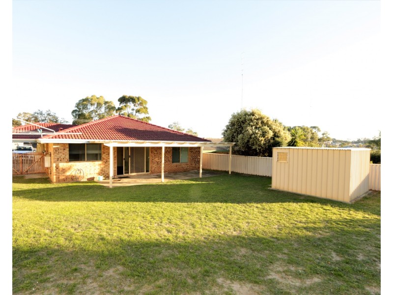 14 Whatman Way, Withers WA 6230